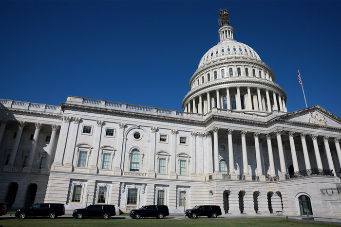 Lawmakers push dueling Chevron legislation